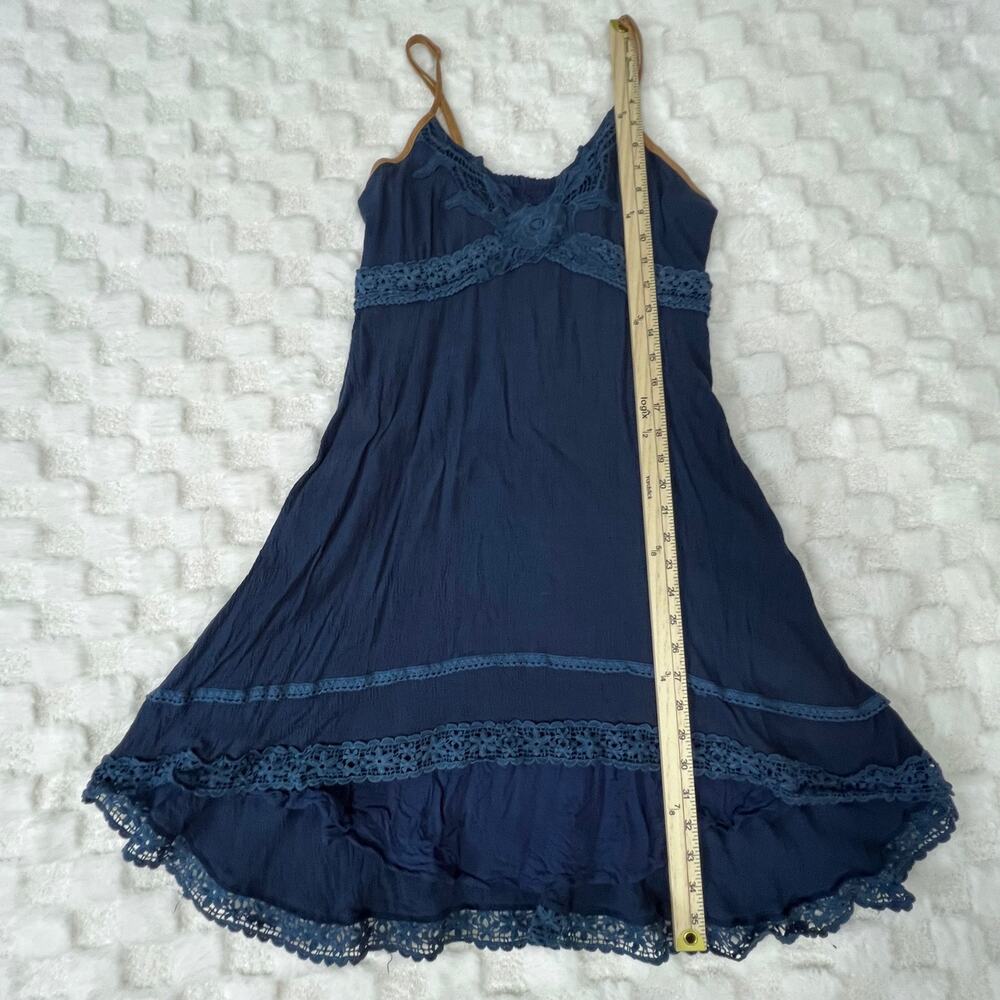 Miss Me Mini Dress L Blue Crochet Lace Empire Waist Flowy Spaghetti Strap - Picture 9 of 12